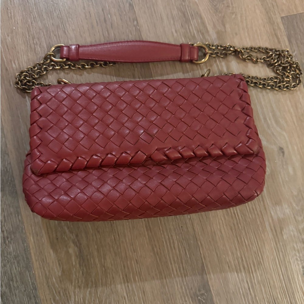 BOTTEGA VENETA 
Intrecciato Olimpia Small